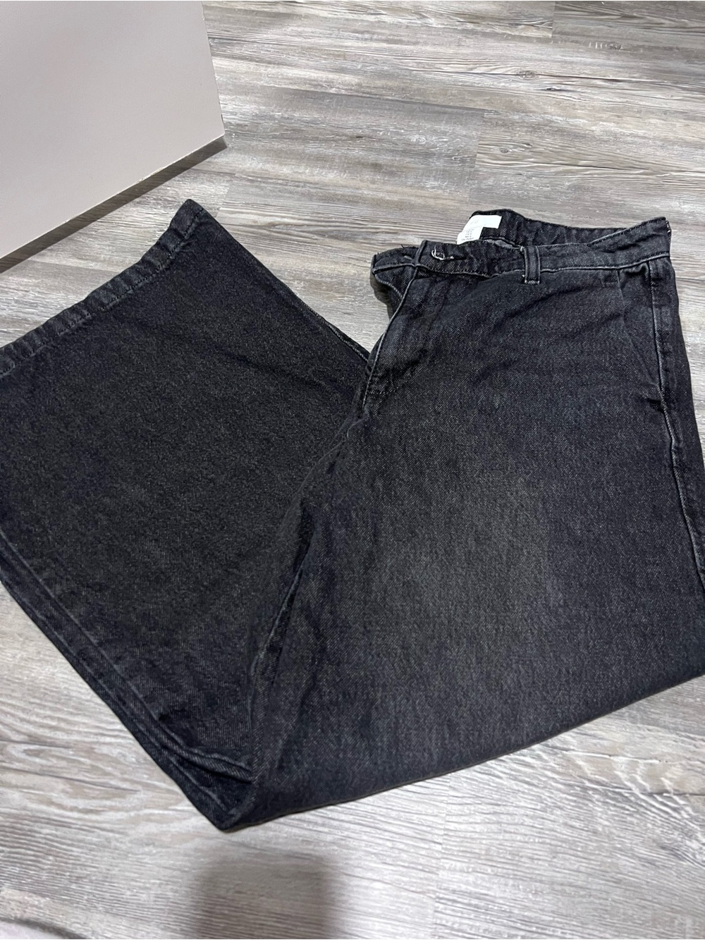 H&M Women’s Washed Jeans